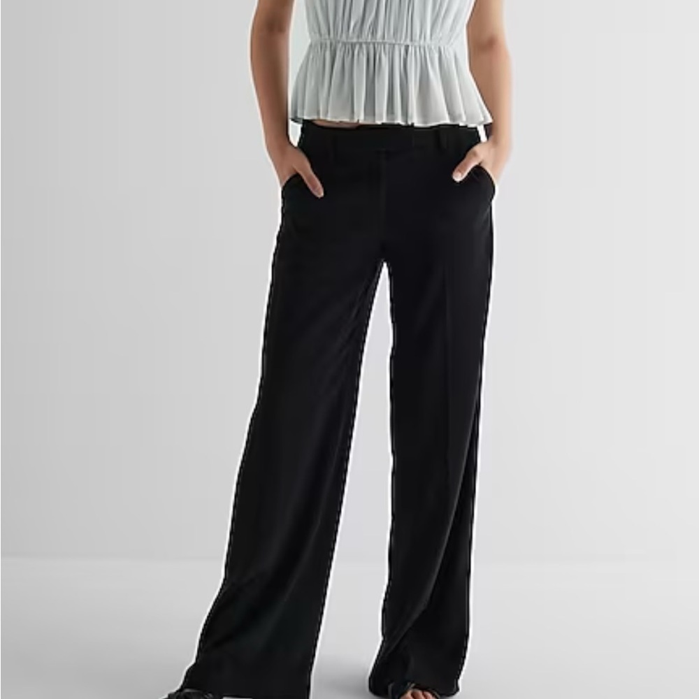 Express Crew Neck Ruched Peplum Medium Top NWT - Picture 5 of 10